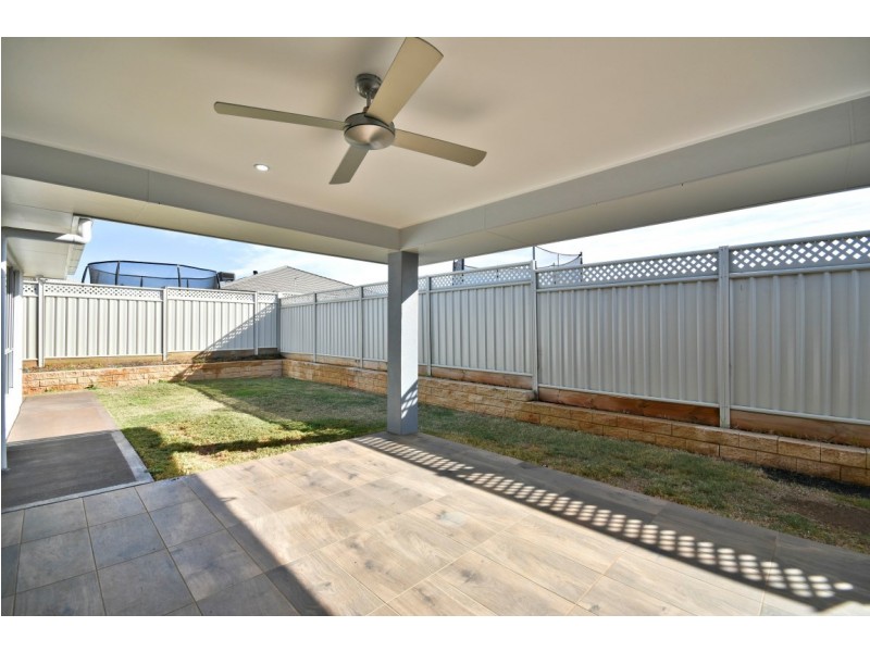 19 LANSDOWNE DRIVE, Dubbo NSW 2830