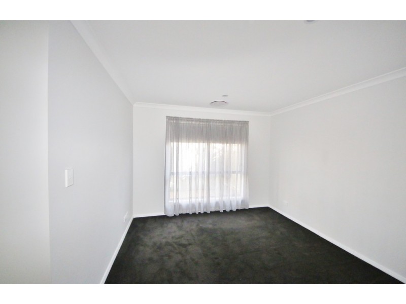 19 LANSDOWNE DRIVE, Dubbo NSW 2830