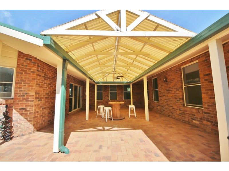 17 Ingrid Place, Dubbo NSW 2830