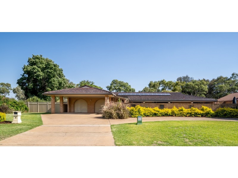 22 MACKAY DRIVE, Dubbo NSW 2830