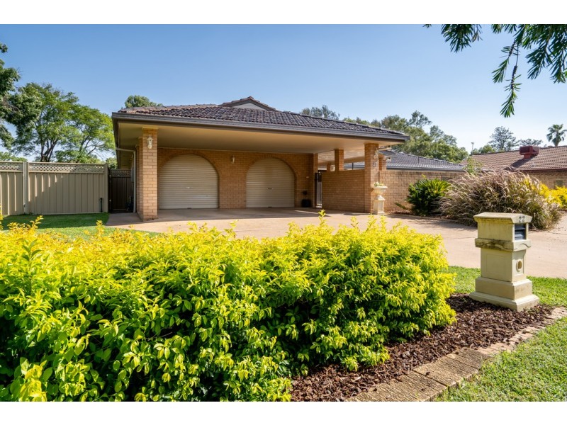 22 MACKAY DRIVE, Dubbo NSW 2830
