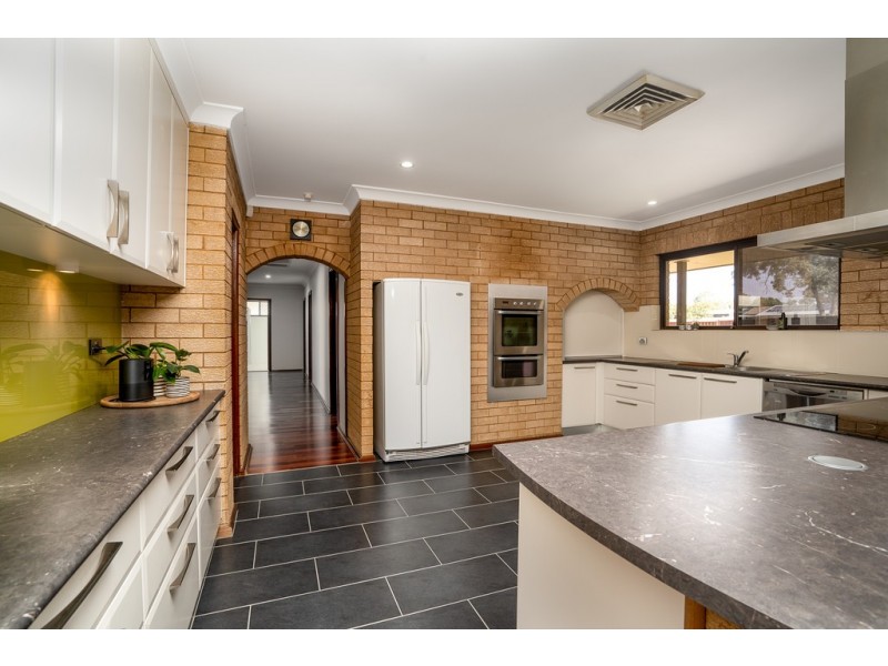 22 MACKAY DRIVE, Dubbo NSW 2830
