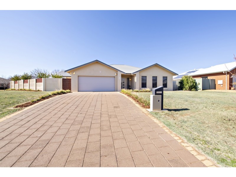 2-4 Manning Place, Dubbo NSW 2830