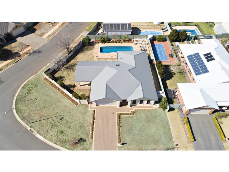 2-4 Manning Place, Dubbo NSW 2830