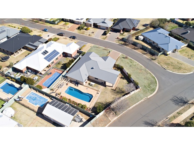 2-4 Manning Place, Dubbo NSW 2830