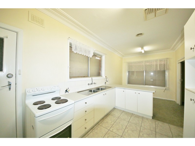 27 Roycox Crescent, Dubbo NSW 2830