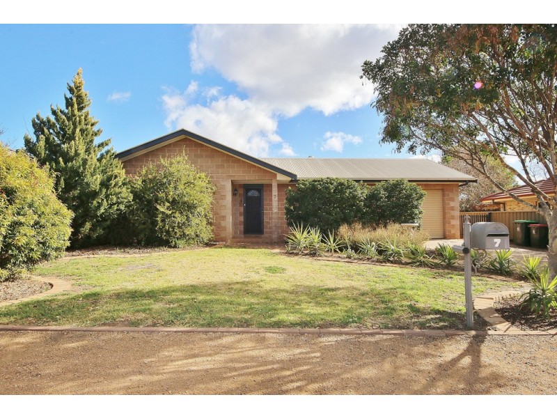 7 Kings Park Way, Dubbo NSW 2830