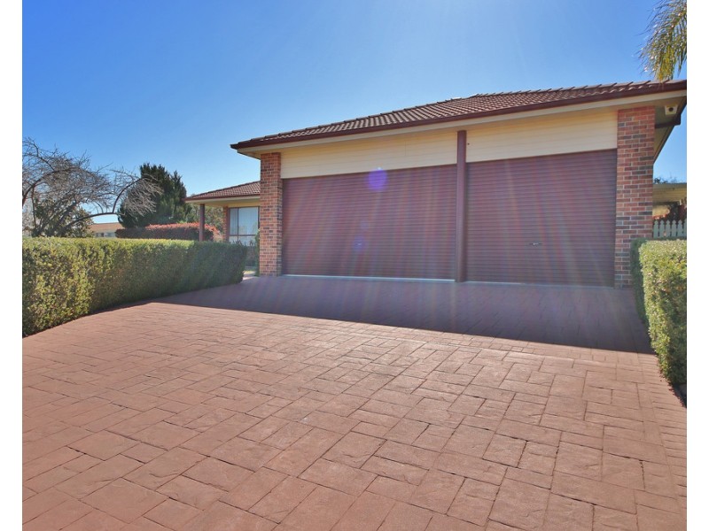 11 Glen Eagles Way, Dubbo NSW 2830