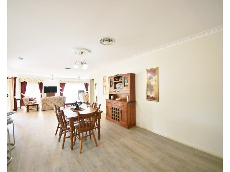 11 Glen Eagles Way, Dubbo NSW 2830