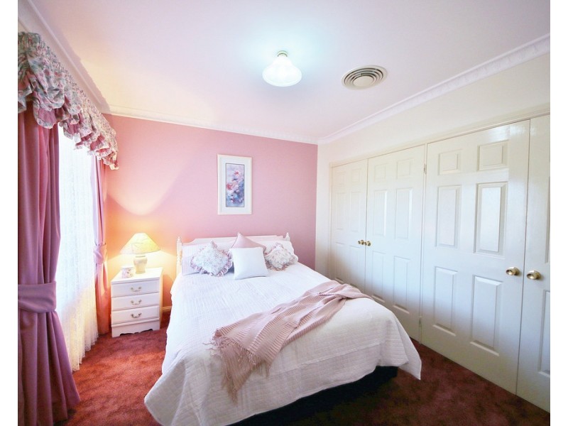 11 Glen Eagles Way, Dubbo NSW 2830