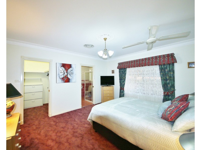 11 Glen Eagles Way, Dubbo NSW 2830