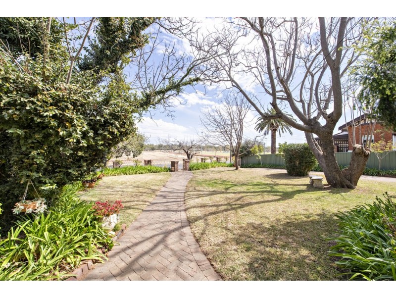 320 Macquarie Street, Dubbo NSW 2830