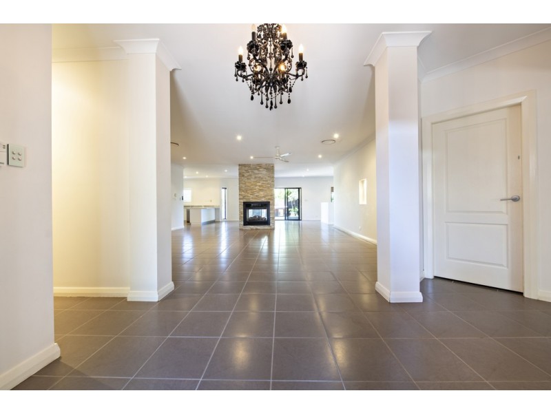 20 PEBBLE BEACH DRIVE, Dubbo NSW 2830