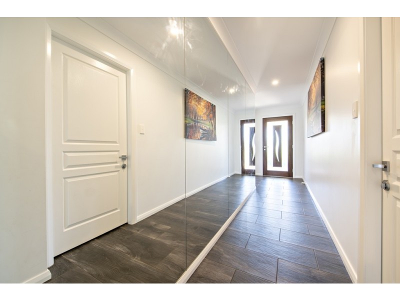 6 Waterfall Crescent, Dubbo NSW 2830