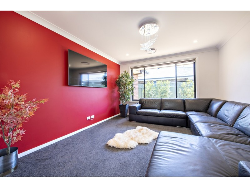 6 Waterfall Crescent, Dubbo NSW 2830