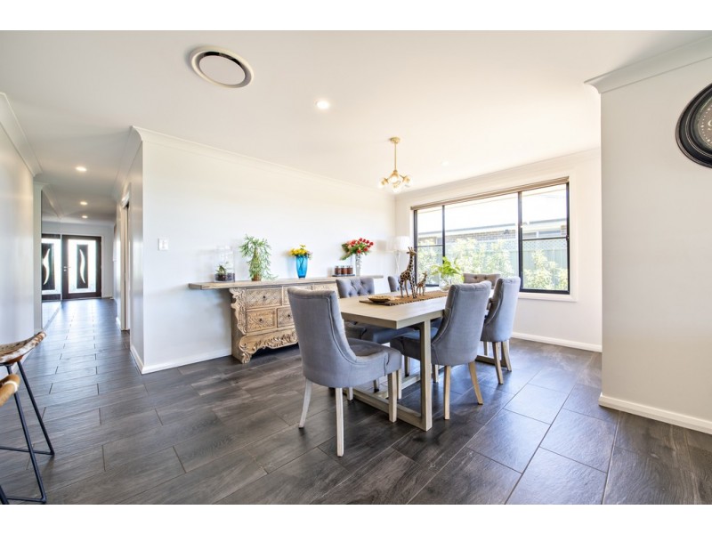 6 Waterfall Crescent, Dubbo NSW 2830