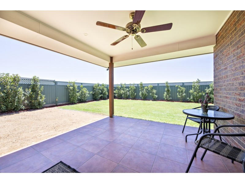 6 Waterfall Crescent, Dubbo NSW 2830