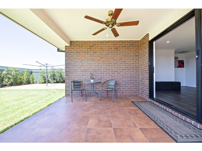 6 Waterfall Crescent, Dubbo NSW 2830