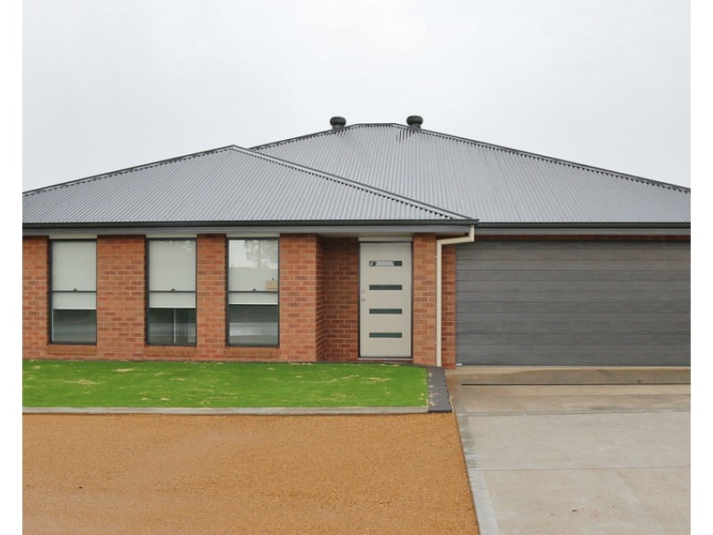 74 Champagne Drive, Dubbo NSW 2830