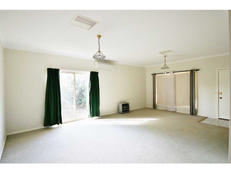 6B Ellis Park Close, Dubbo NSW 2830
