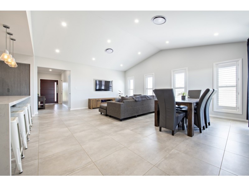 8 Mangrove Crescent, Dubbo NSW 2830