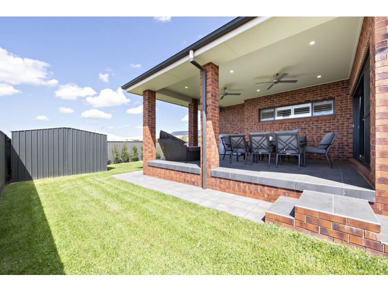 8 Mangrove Crescent, Dubbo NSW 2830