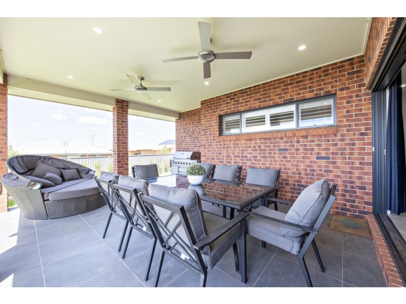 8 Mangrove Crescent, Dubbo NSW 2830