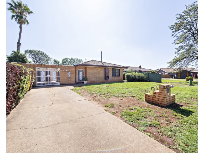 30 Lawson Street, Dubbo NSW 2830