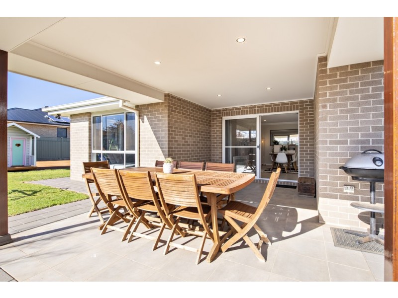 2 Amadeus Avenue, Dubbo NSW 2830