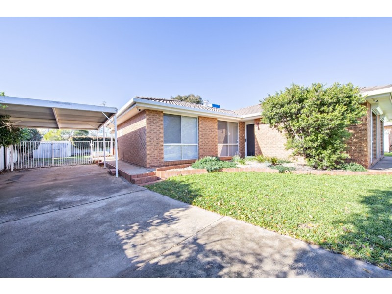 4 Flinders Close, Dubbo NSW 2830