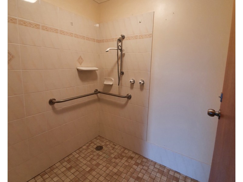 14 BEDDOES AVENUE, Dubbo NSW 2830