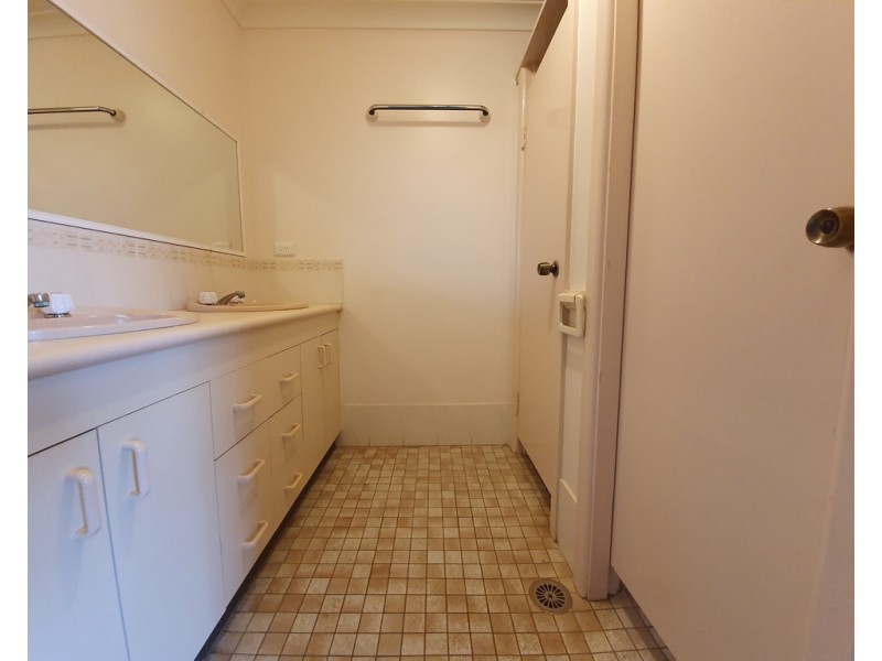 14 BEDDOES AVENUE, Dubbo NSW 2830