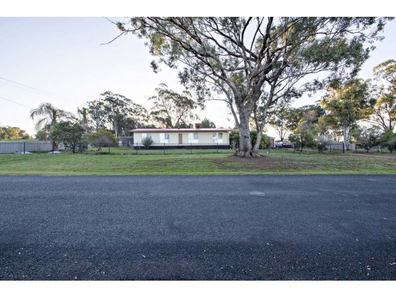 22 CHAMBERS STREET, Geurie NSW 2831