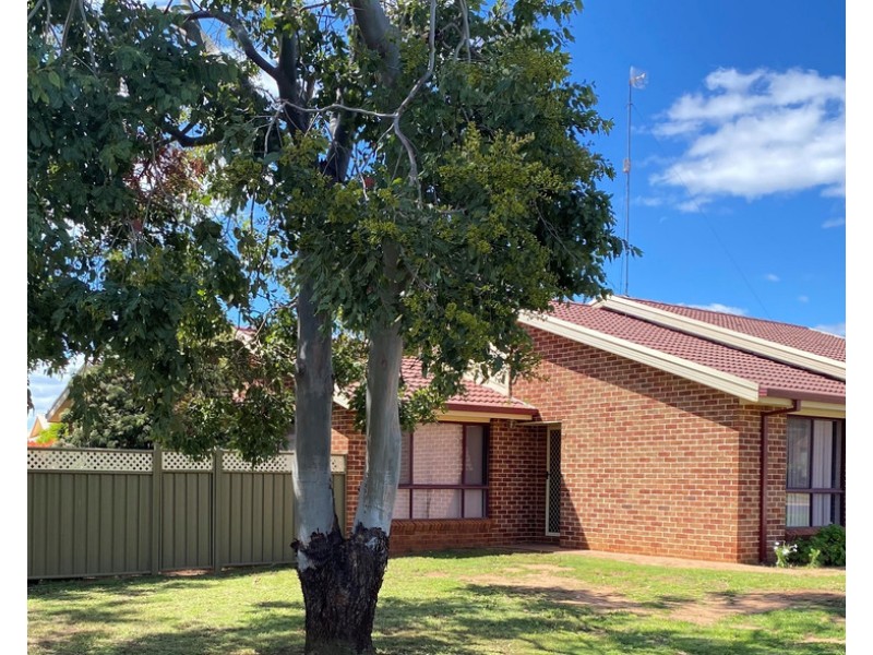 2A Gasnier Place, Dubbo NSW 2830