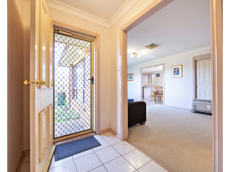 2A Gasnier Place, Dubbo NSW 2830
