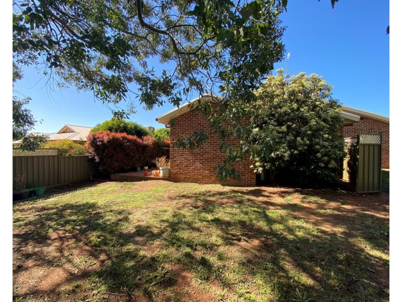 2A Gasnier Place, Dubbo NSW 2830