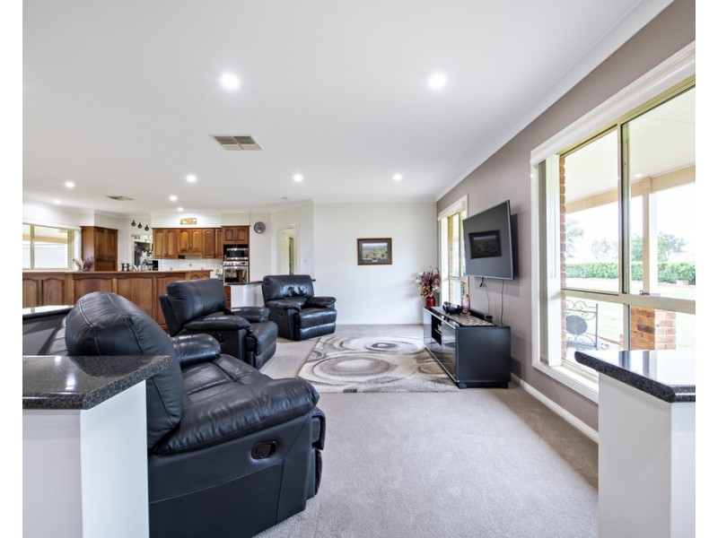29R BENCUBBIN DRIVE, Dubbo NSW 2830