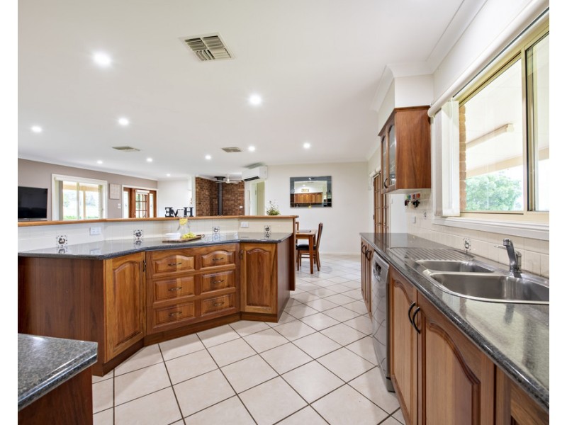 29R BENCUBBIN DRIVE, Dubbo NSW 2830