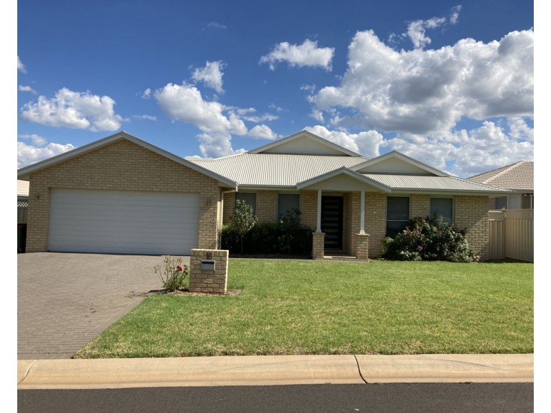 16 Ellenborough Avenue, Dubbo NSW 2830