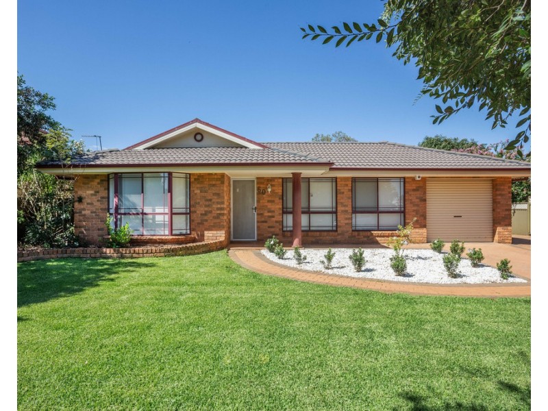 60 TWICKENHAM DRIVE, Dubbo NSW 2830