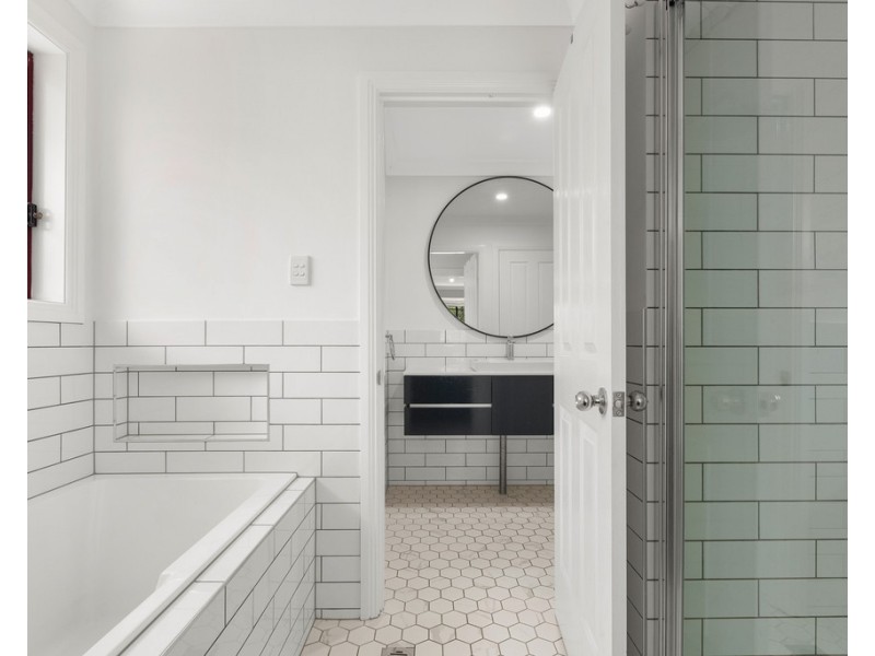 60 TWICKENHAM DRIVE, Dubbo NSW 2830