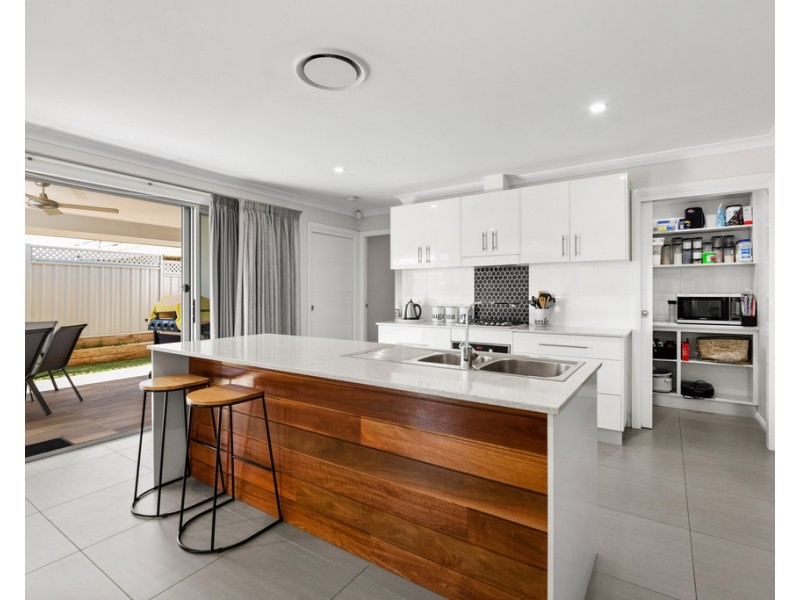19 LANSDOWNE DRIVE, Dubbo NSW 2830