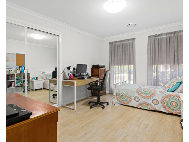 19 LANSDOWNE DRIVE, Dubbo NSW 2830
