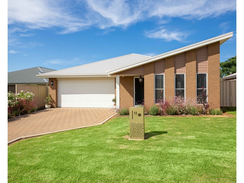 12 TANDERRA DRIVE, Dubbo NSW 2830