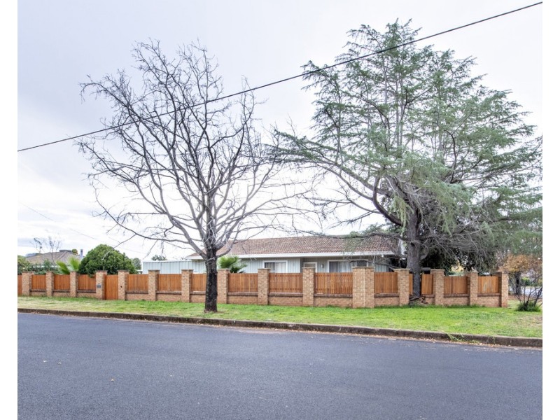 34 BANKSIA CRESCENT, Dubbo NSW 2830