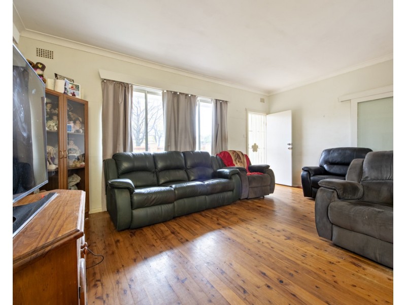 34 BANKSIA CRESCENT, Dubbo NSW 2830