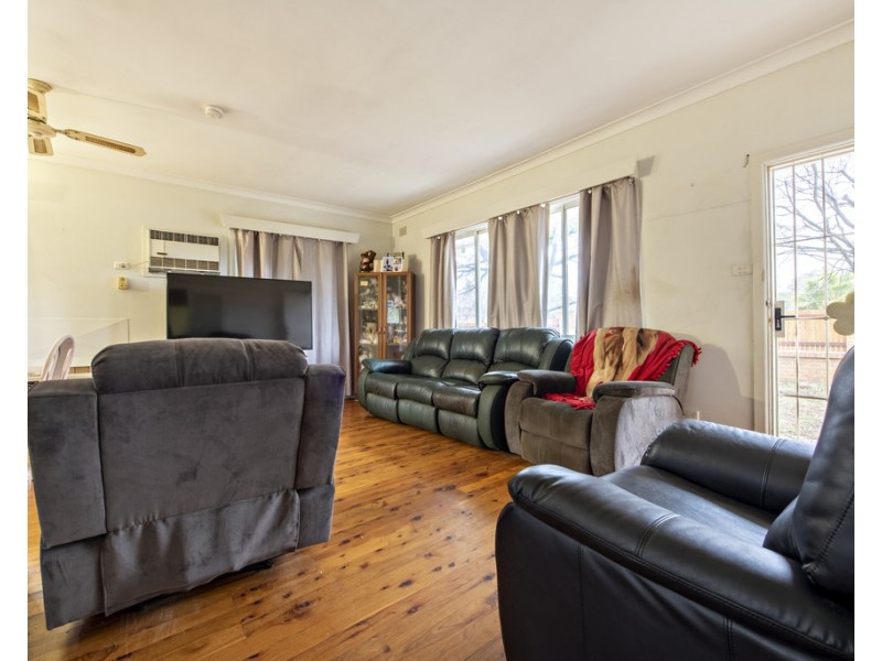 34 BANKSIA CRESCENT, Dubbo NSW 2830