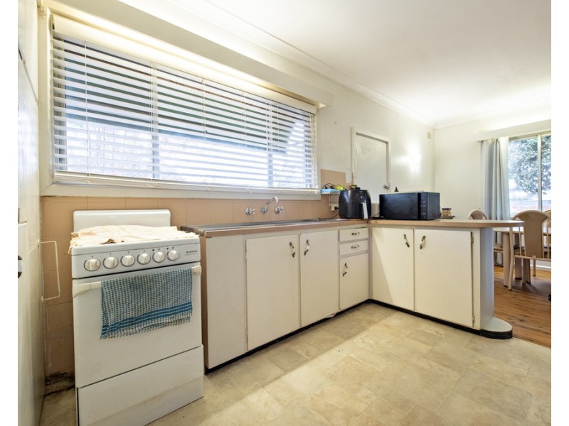 34 BANKSIA CRESCENT, Dubbo NSW 2830