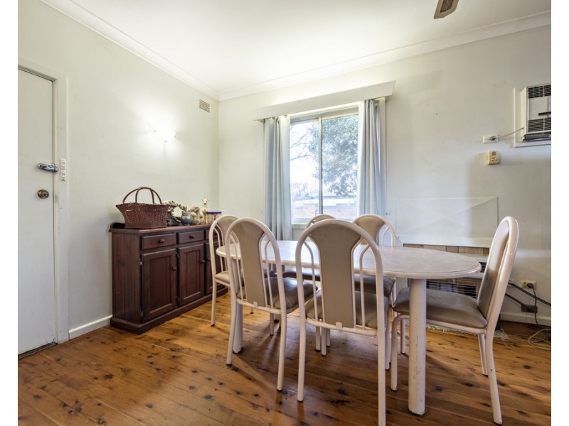 34 BANKSIA CRESCENT, Dubbo NSW 2830