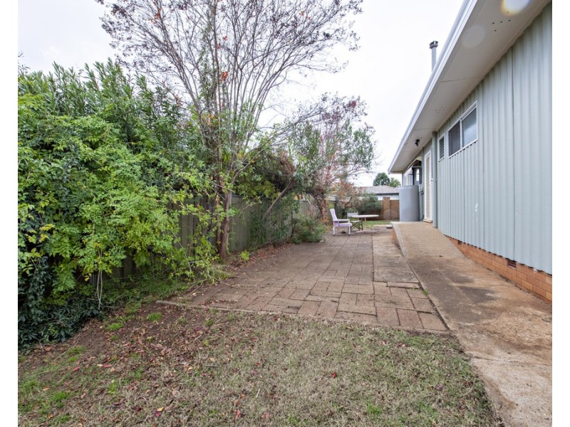 34 BANKSIA CRESCENT, Dubbo NSW 2830